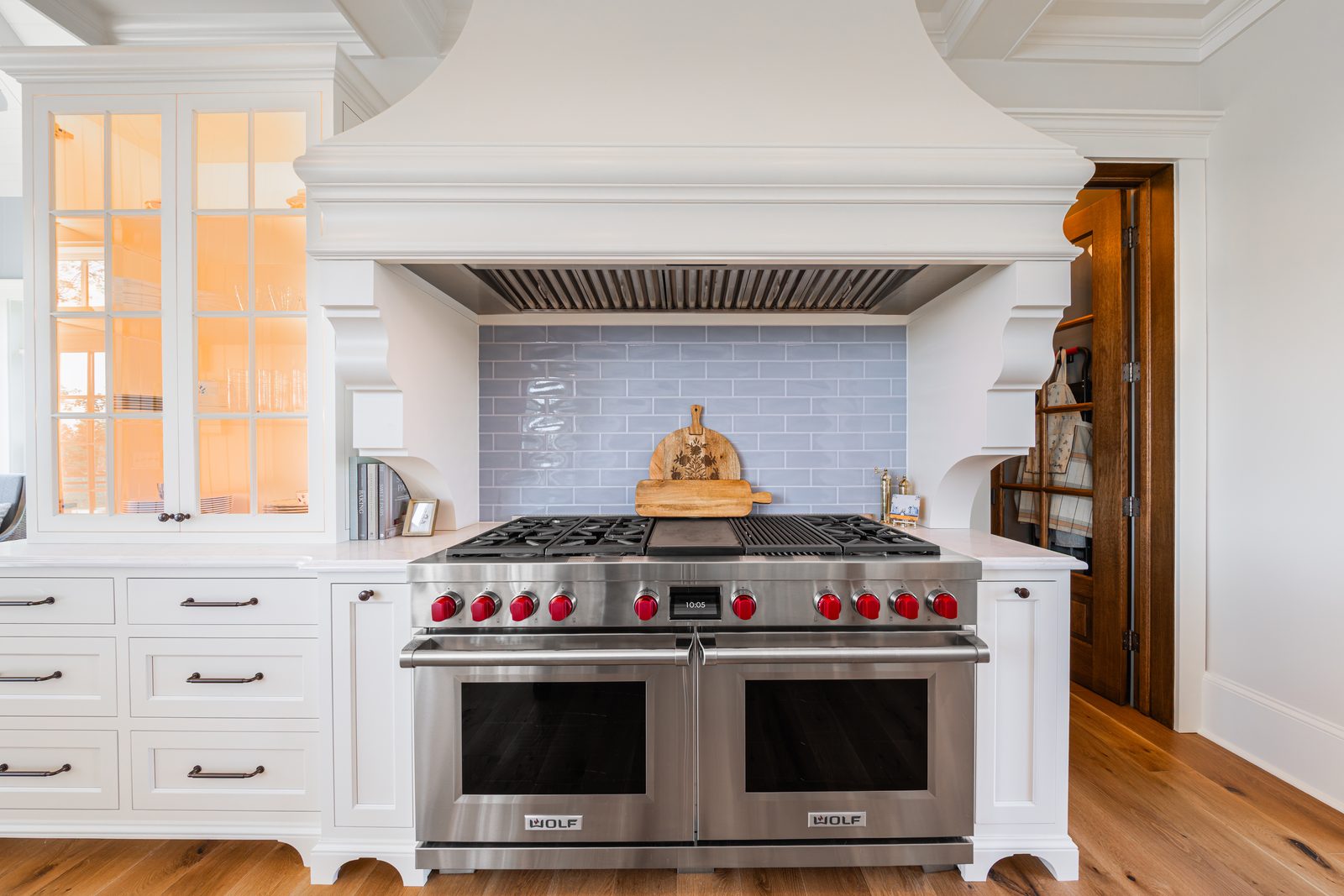 The range under a plaster hood