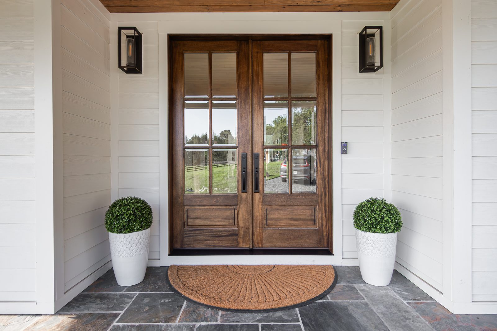 The double front doors at Monte’s Run